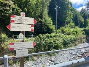 Wegwijzer in Bossea